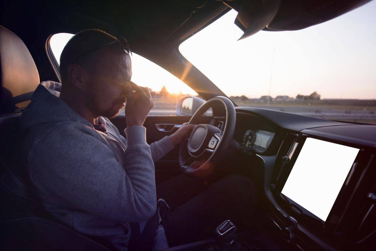 Can you die from not sleeping: tired man driving